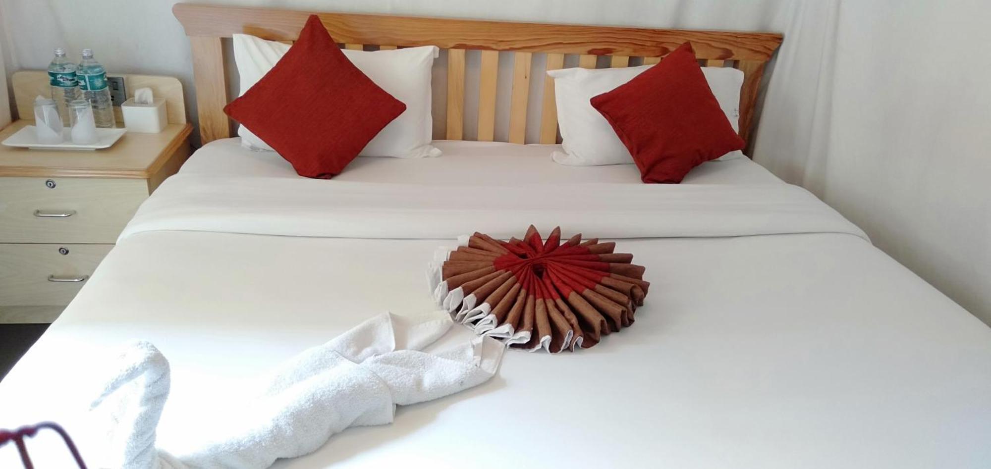 Kalash Parkaze And Tent Inn 포카라 외부 사진