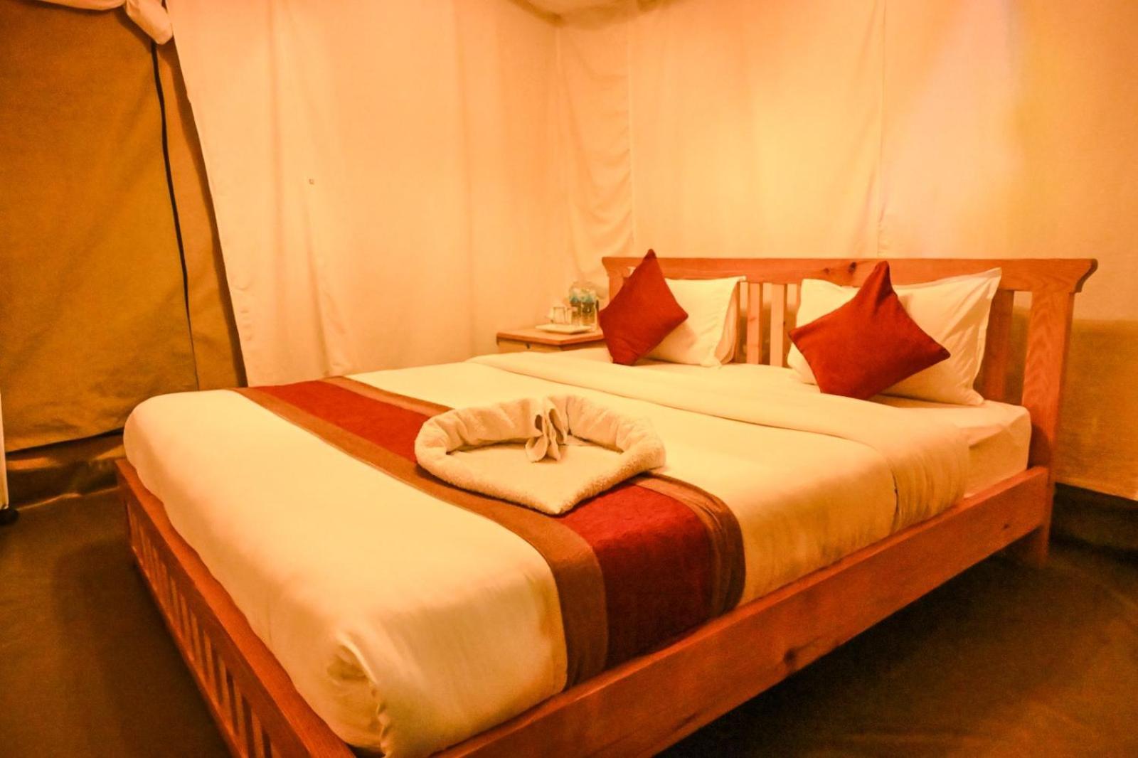 Kalash Parkaze And Tent Inn 포카라 객실 사진